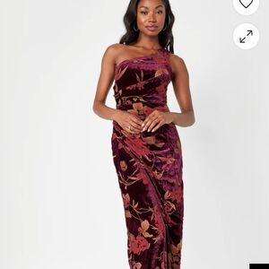 Lulu's Velvet One-Shoulder Dress in Burgundy Floral